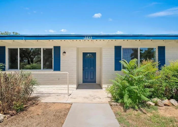 Holiday home L New L 5br 3bth Large And Modern L Loc L 1 Acre Lot
