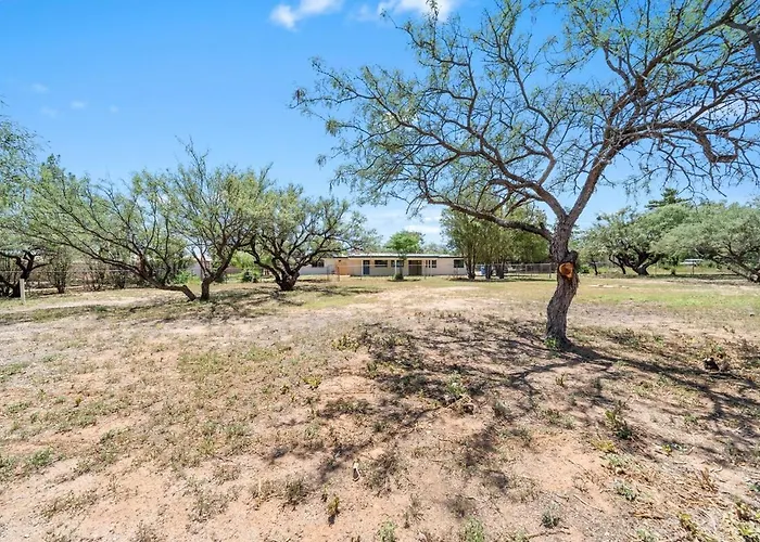 Holiday home L New L 5br 3bth Large And Modern L Loc L 1 Acre Lot *